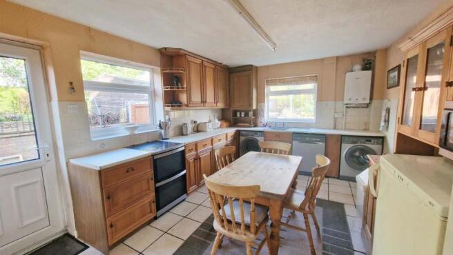 kitchen1.jpg