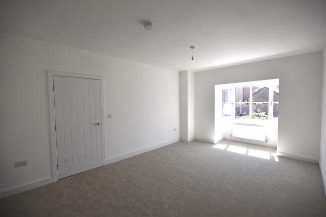 4 bed Detached for sale Image 4
