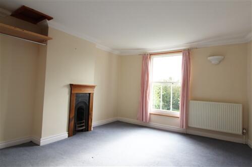4 bed House to rent Image 8