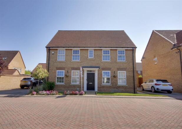 4 bed Detached for sale Image 6