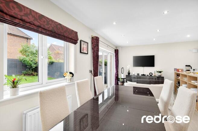 6 Steaton Close -...