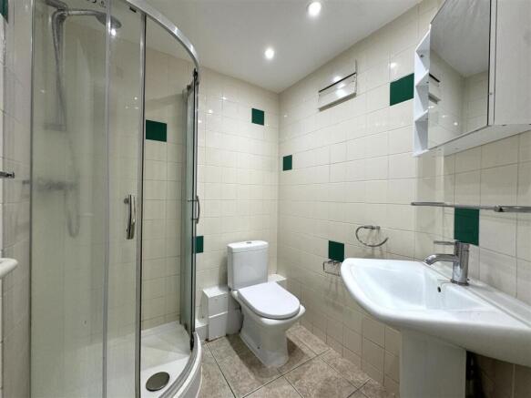 Ensuite pic 2.jpeg