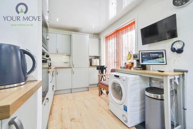 3 bed Semi-Detached for sale Image 8