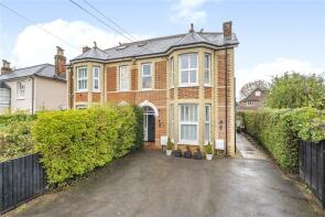 Flat 2, 59, High Street, Knaphill, Woking GU21 2PX