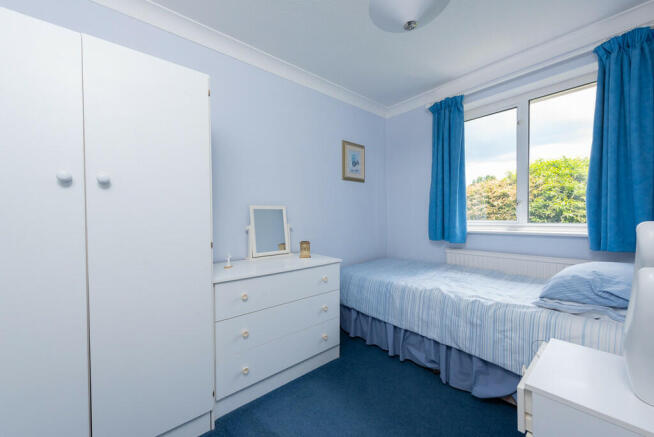 4 Maple Close8