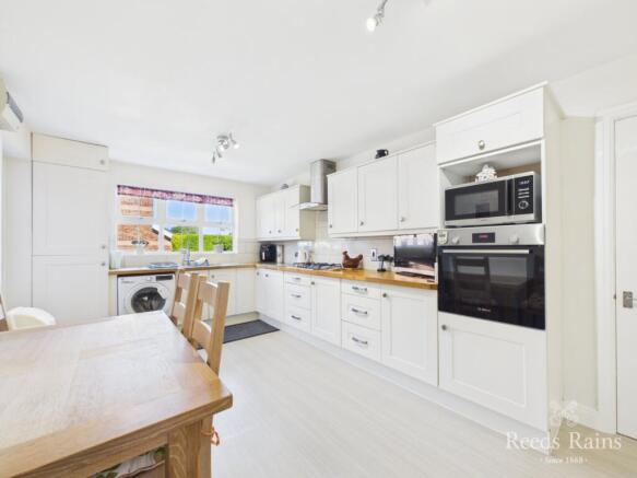 3 bed Bungalow for sale Image 9