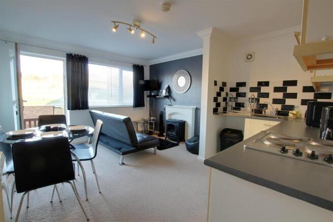 Lounge/Kitchen