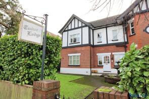 Flat 6, 2 Tudor Lodge, Penn Hill Avenue, Poole BH14 9LZ