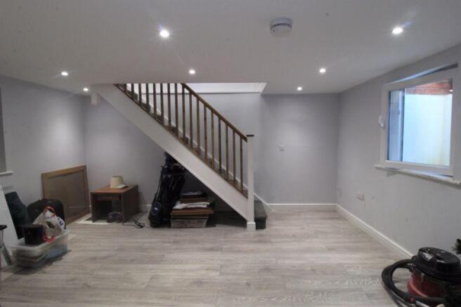 Annexe Bedroom (Basement Level)