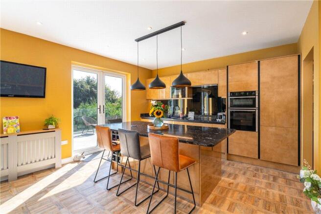 4 bed Detached for sale Image 7