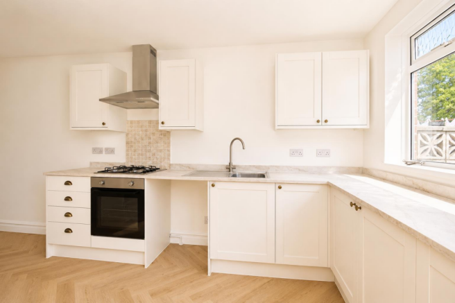 3 bed Terraced for sale Image 8