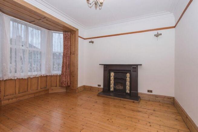 FRONT LOUNGE