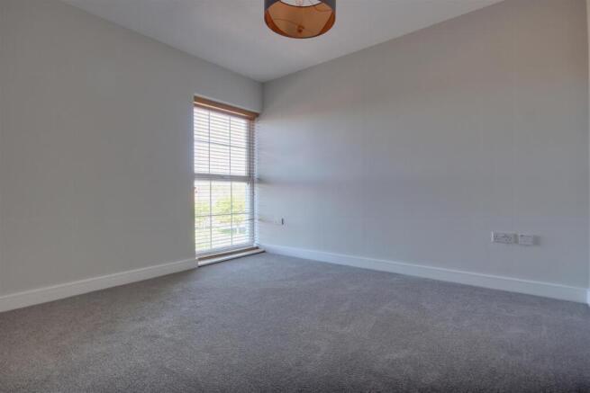 2 bed Apartment for sale Image 7