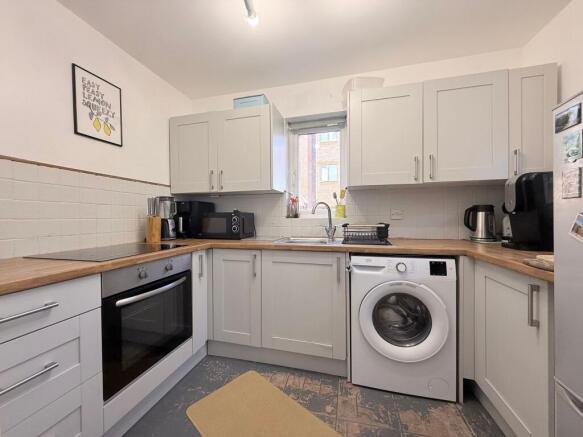 2 Nightingale Court, Waldeck Road, Luton, LU3 1AB photo 5