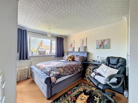3 bed House for sale Image 12