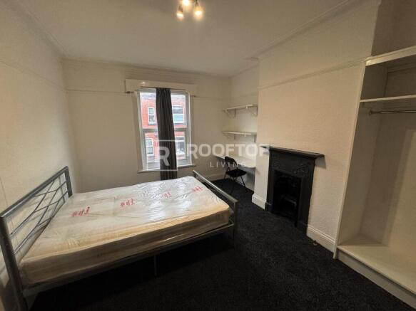 6 bed House to rent Image 4