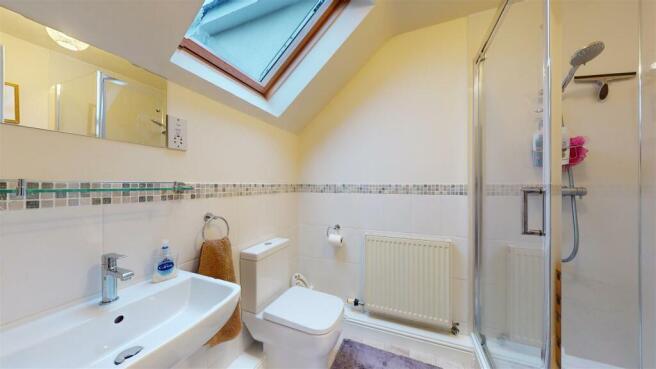 EN SUITE SHOWER ROOM
