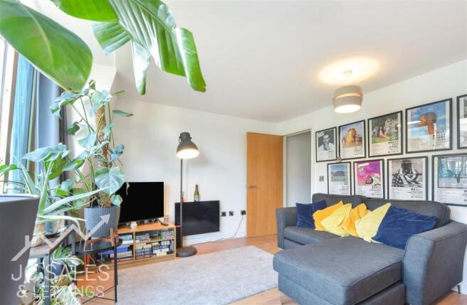 1 bed Flat for sale Image 4
