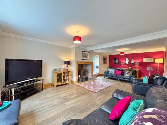Station Road, Howwood lounge