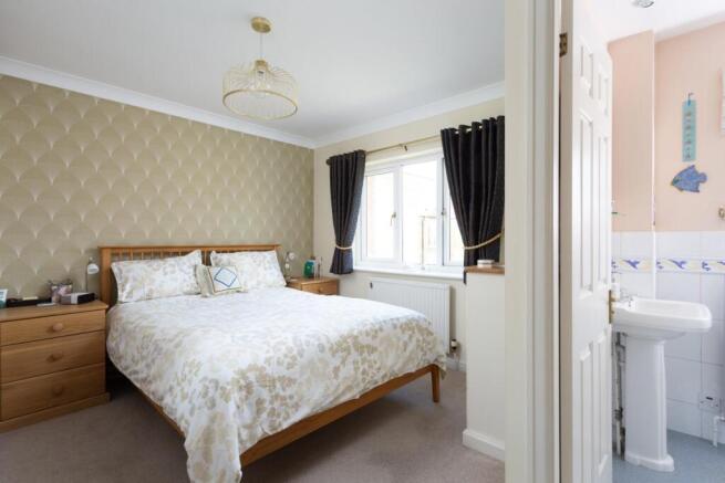 4 bed Detached for sale Image 7