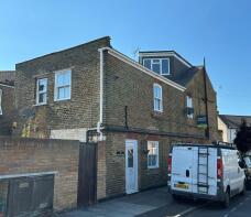 13c, Nelson Road, Twickenham TW2 7AR