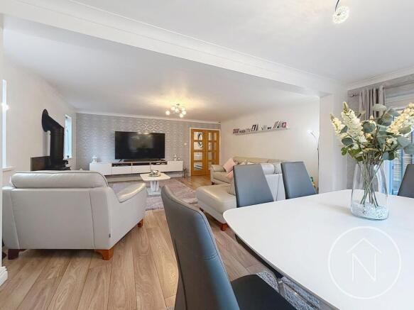 4 bed Detached for sale Image 9
