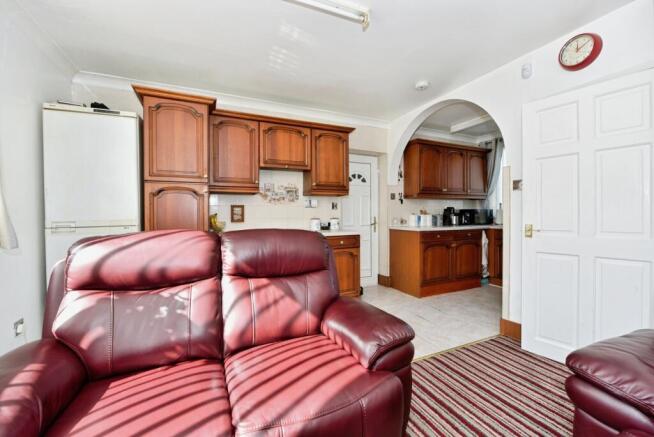 3 bed Semi-Detached for sale Image 6
