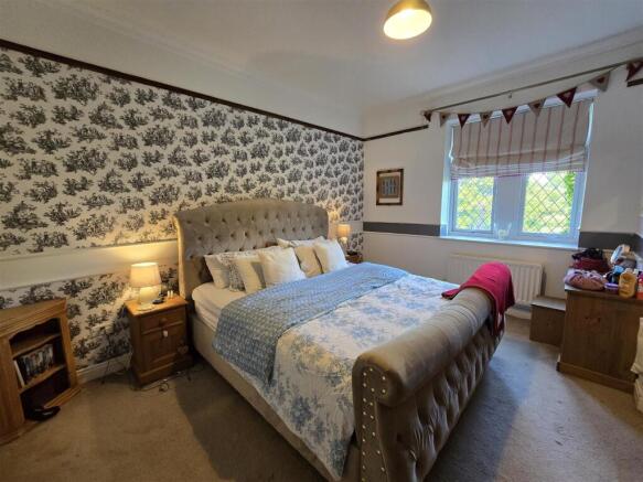 2 bed Terraced for sale Image 8