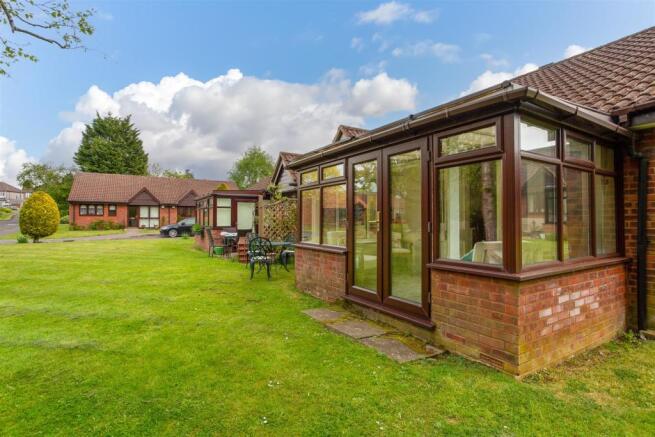 bungalow-derby-close-epsom-downs-105.jpg