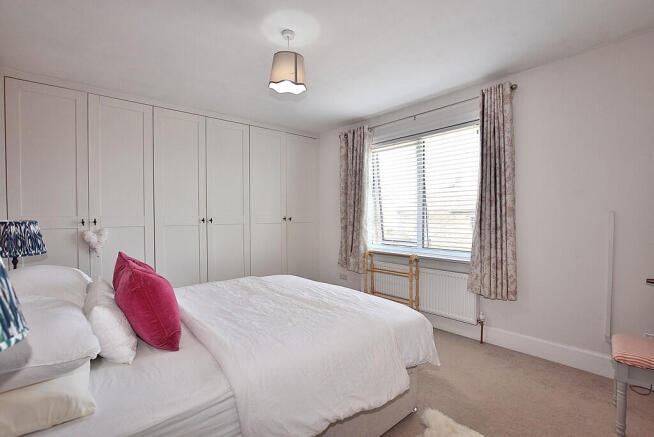 2 bed Semi-Detached to rent Image 9