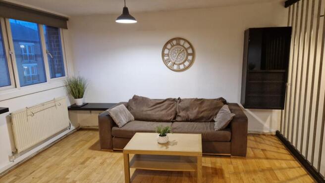 3 bed Apartment to rent Image 11