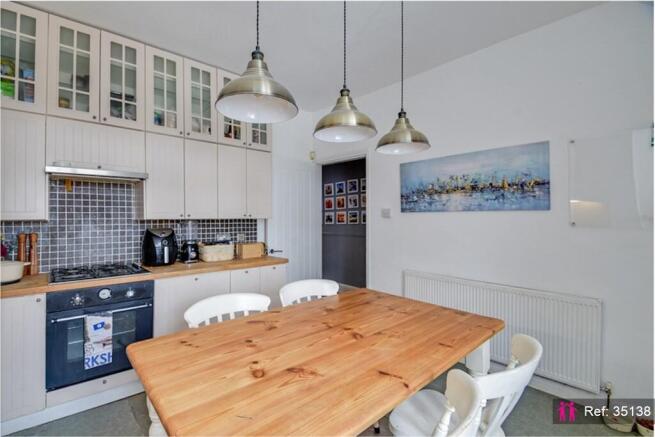 3 bed Not Specified for sale Image 4