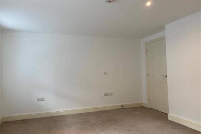 Bedroom (Main)