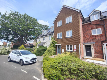 Jubilee Drive, Church Crookham, Hampshire, GU52