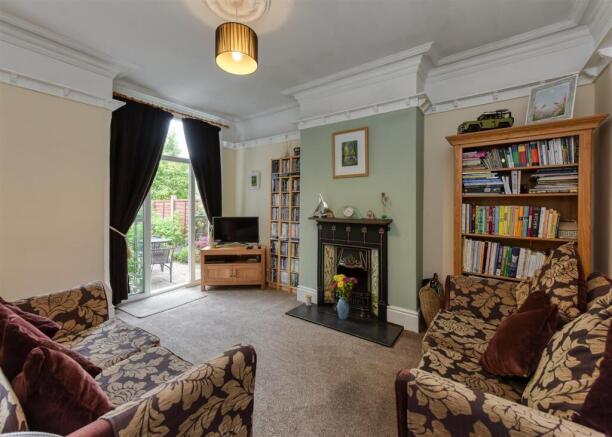 15 Paget Road-sitting.jpg