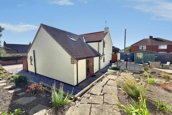 4 bed Detached for sale Image 6