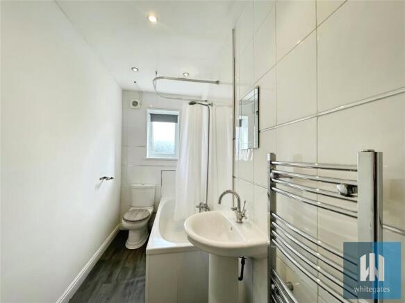 2 bed Terraced to rent Image 9