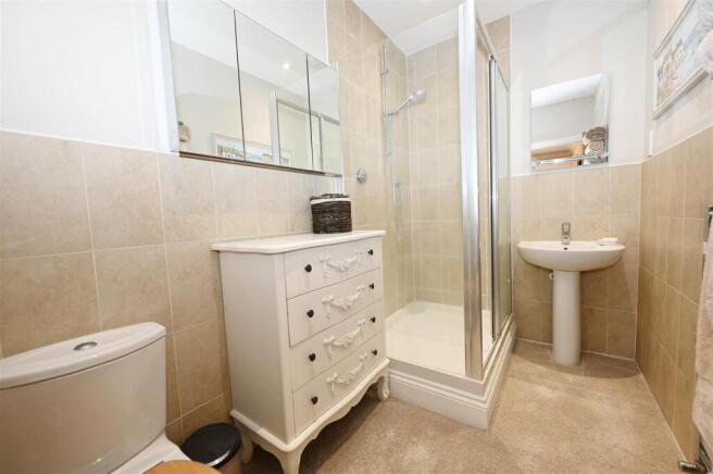 EN SUITE