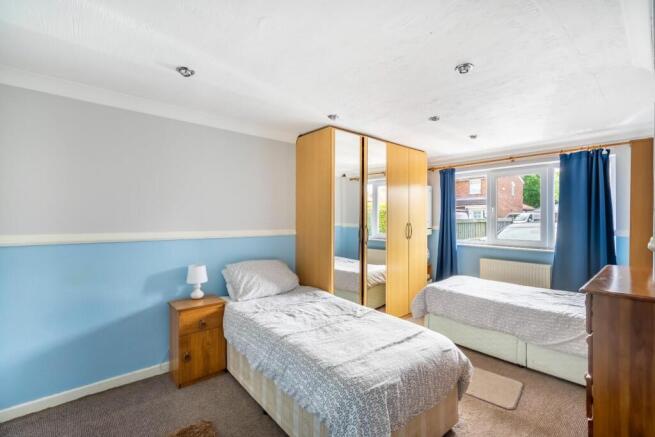 5 bed Semi-Detached for sale Image 12