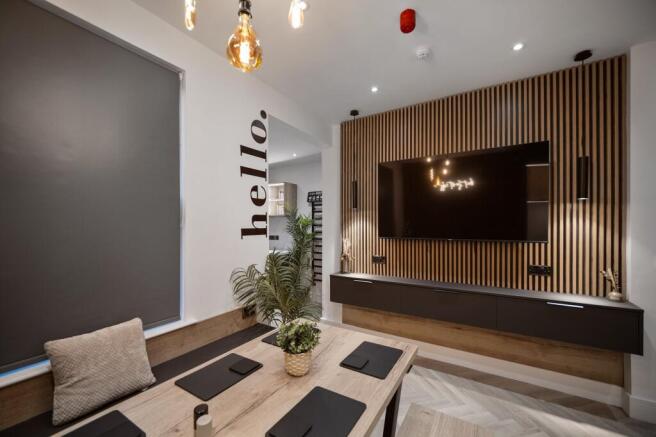 Living Room / Diner