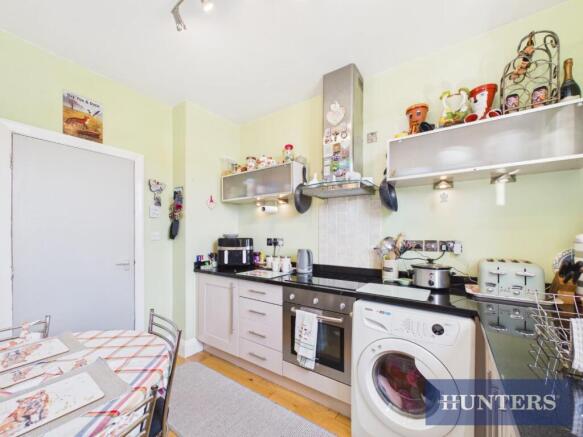 2 bed Apartment for sale Image 4