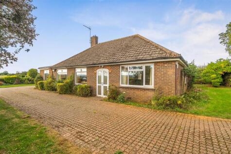 Astrop Road, Middleton Cheney, OX17