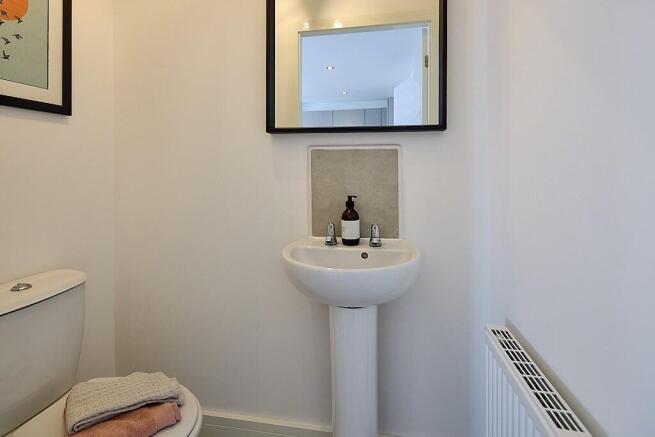 3 bed Semi-Detached for sale Image 6