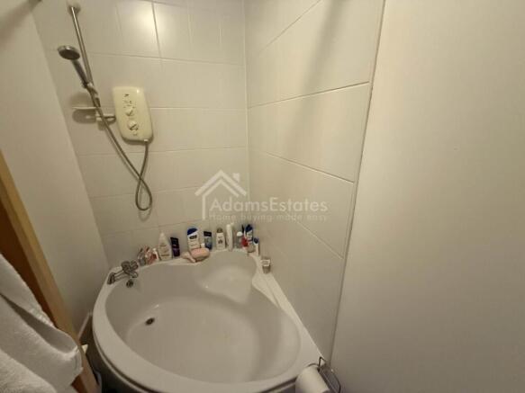 2 bed Flat for sale Image 7