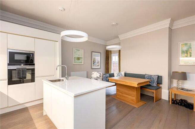 3 bed Apartment for sale Image 4