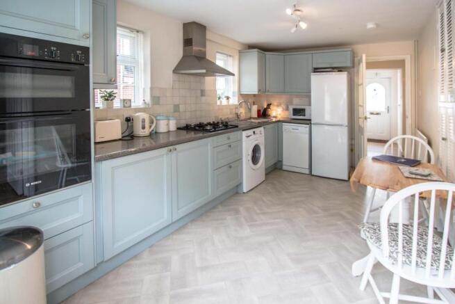 Kitchen....jpg