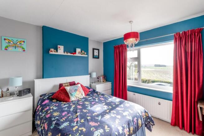 5 bed Detached for sale Image 7