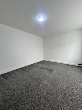 2 bed Flat to rent Image 9
