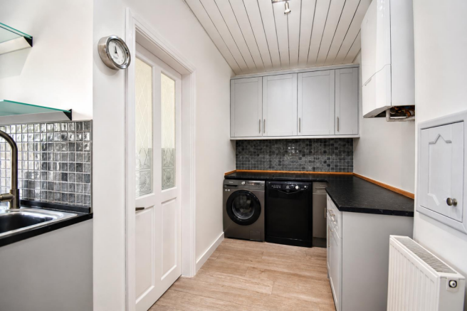 3 bed Terraced for sale Image 8