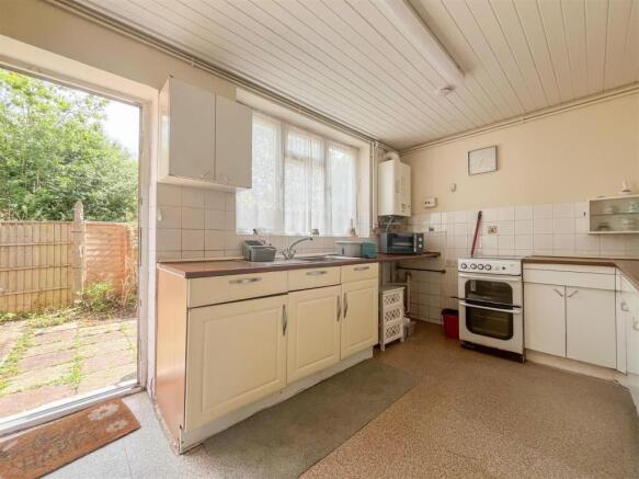 kitchen 2.jpg